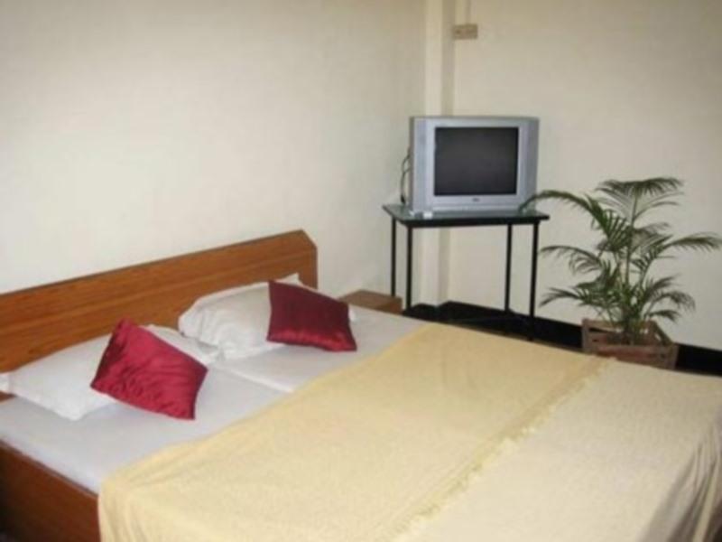 Hotel Ferreira Resort Лонавла Екстер'єр фото